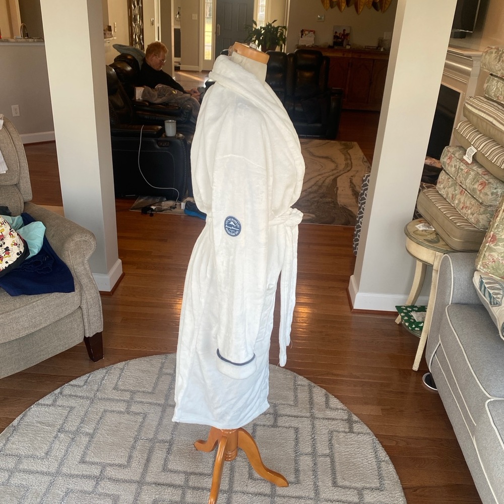 Tommy Bahama Unisex Luxury Hotel Spa Robe - White with Navy Piping - OSFM - Picture 3 of 9
